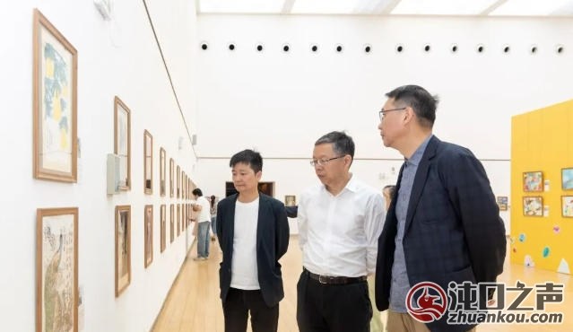 “子恺雅韵 笔墨叙事”叙事性美术创作展武汉站在武汉经开区开幕