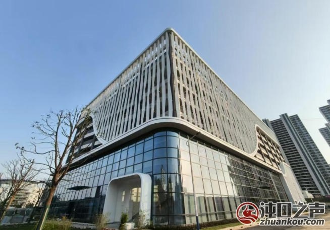 500个车位+商业配套！武汉经开神龙大道公共停车楼正式投用！